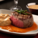 Receita de Filet Mignon com Molho de Trufas Brancas e Purê de Batata-doce: Prato Gourmet Fácil 10 Receita de Filet Mignon com Molho de Trufas Brancas e Purê de Batata-doce: Prato Gourmet Fácil